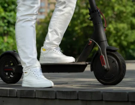 how fast electric scooter go